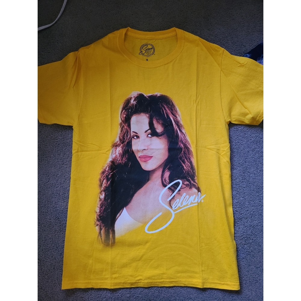 Selena unisex t-shirt